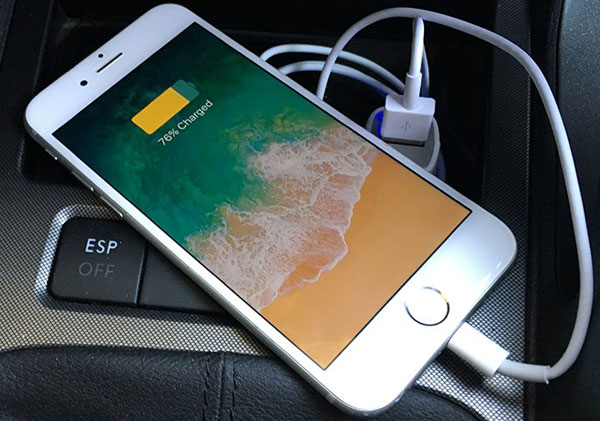 iPhoneバッテリーの修正は、デバイスを充電して死亡しました
