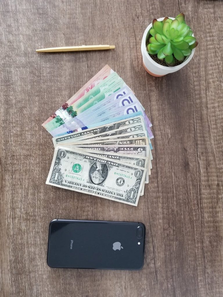 iPhoneを現金で販売します
