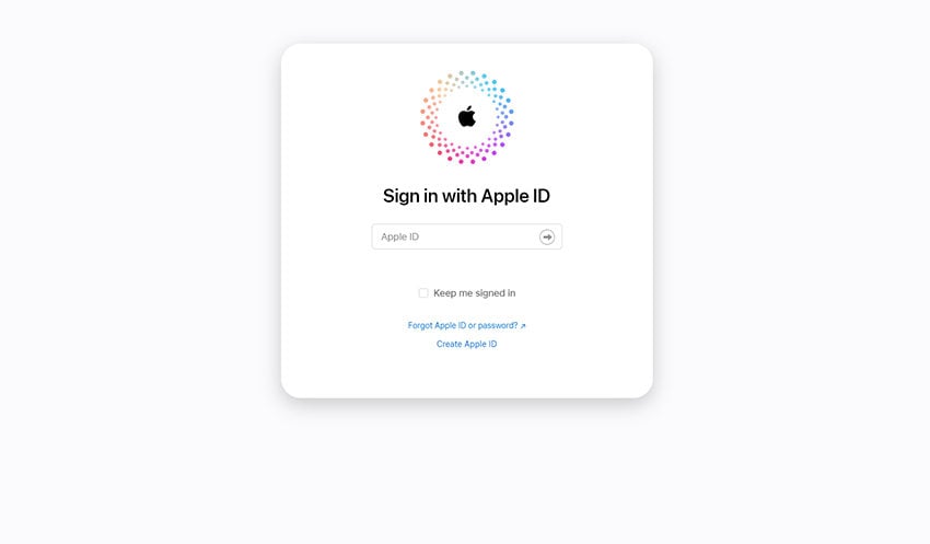 iCloud comにサインインします